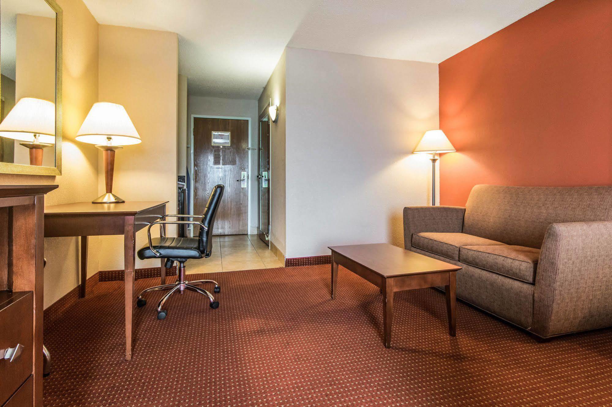 Quality Inn & Suites Lawrenceburg Dış mekan fotoğraf