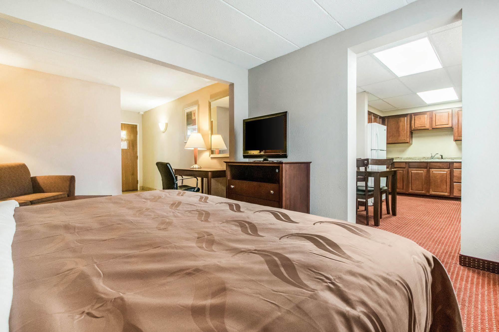 Quality Inn & Suites Lawrenceburg Dış mekan fotoğraf