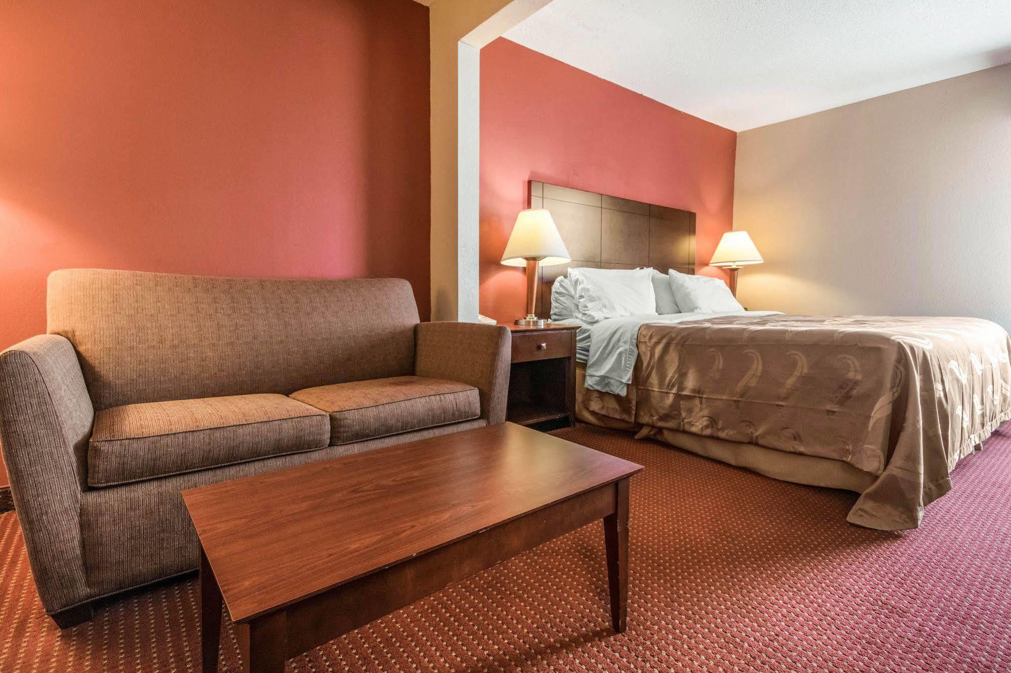 Quality Inn & Suites Lawrenceburg Dış mekan fotoğraf